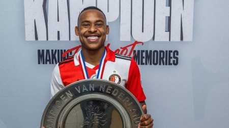 Igor Paixão foi campeão com o Feyenoord