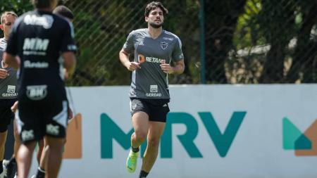 Igor Rabello voltou aos treinos no Atlético em meio à recuperação de lesão
