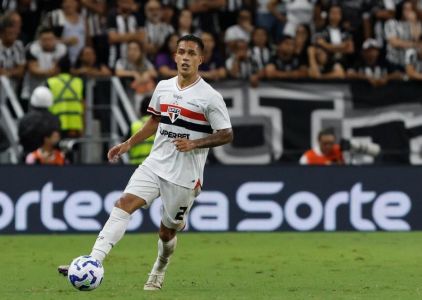 Igor Vinícius em ação pelo São Paulo no Brasileirão de 2025