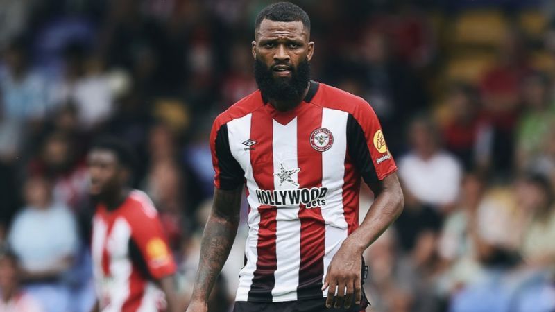 Ex-Cruzeiro sofre lesão, e estreia na Premier League pode ser adiada; cirurgia é opção