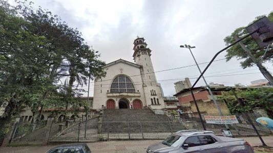 Igreja de Nossa Senhora do Carmo fica nas proximidades da avenida de mesmo nome, em BH
