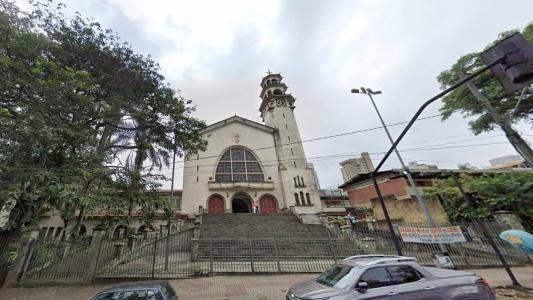 Igreja de Nossa Senhora do Carmo fica nas proximidades da avenida de mesmo nome, em BH