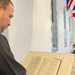 Igreja Anglicana de Nova Lima (MG) acompanha coroação do rei Charles III e lembra tradição inglesa da cidade 