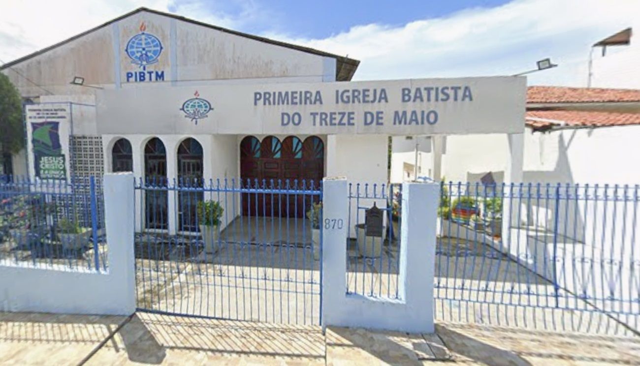 Trabalhador que consertava telhado de igreja morre ao cair de 15 metros de altura