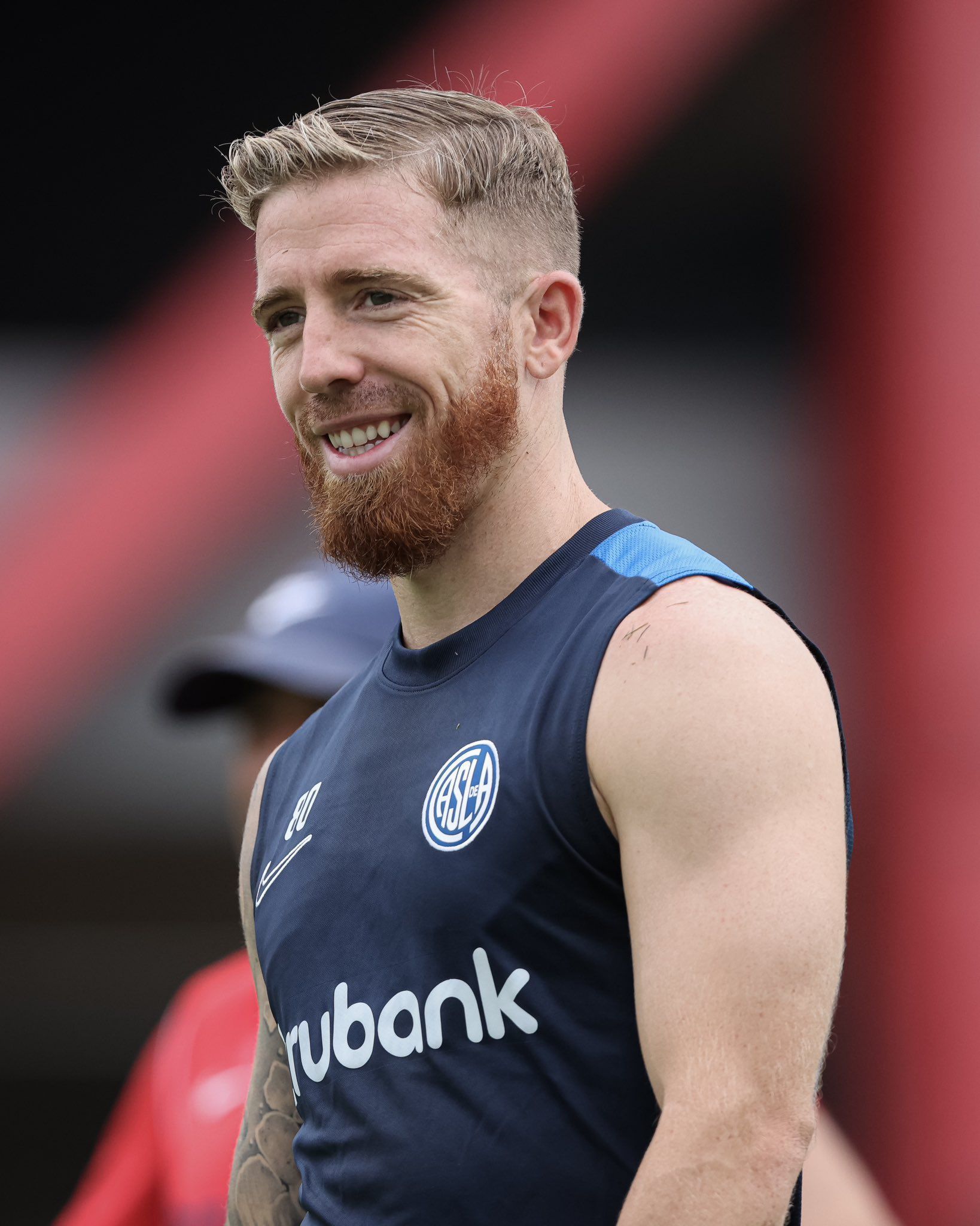 Botafogo negocia contratação de Iker Muniain, do San Lorenzo