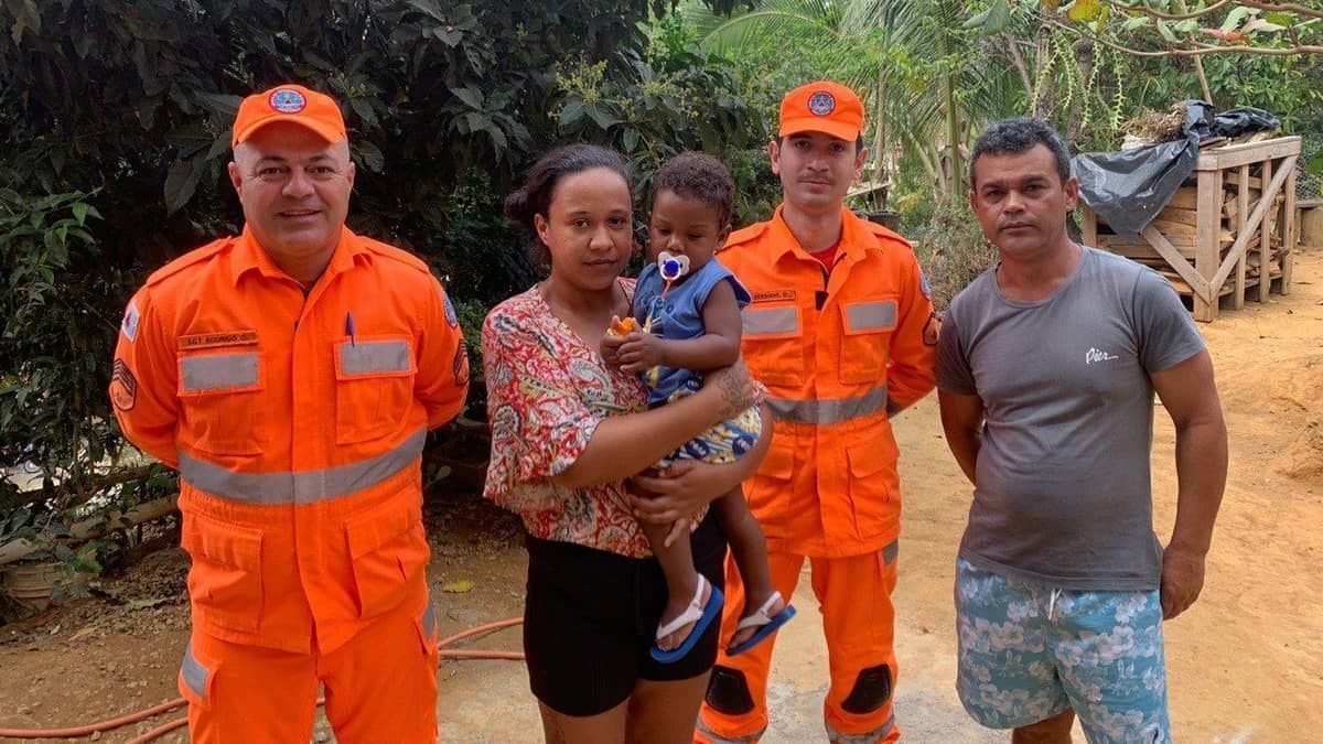 Bombeiros salvam criança de dois anos engasgada em Cataguases