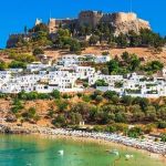 Incêndio leva à retirada de mais de 2 mil pessoas da ilha de Rodes  