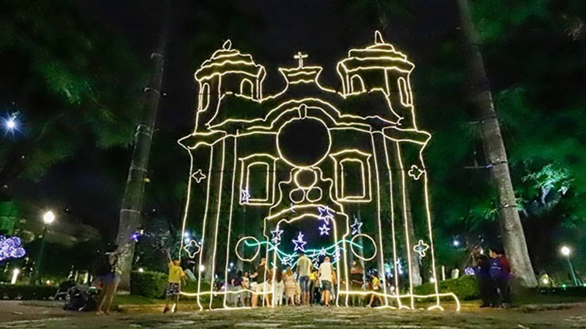 Decoração de Natal da Praça da Liberdade, em BH, pode ser vista até esta sexta (6); veja programação