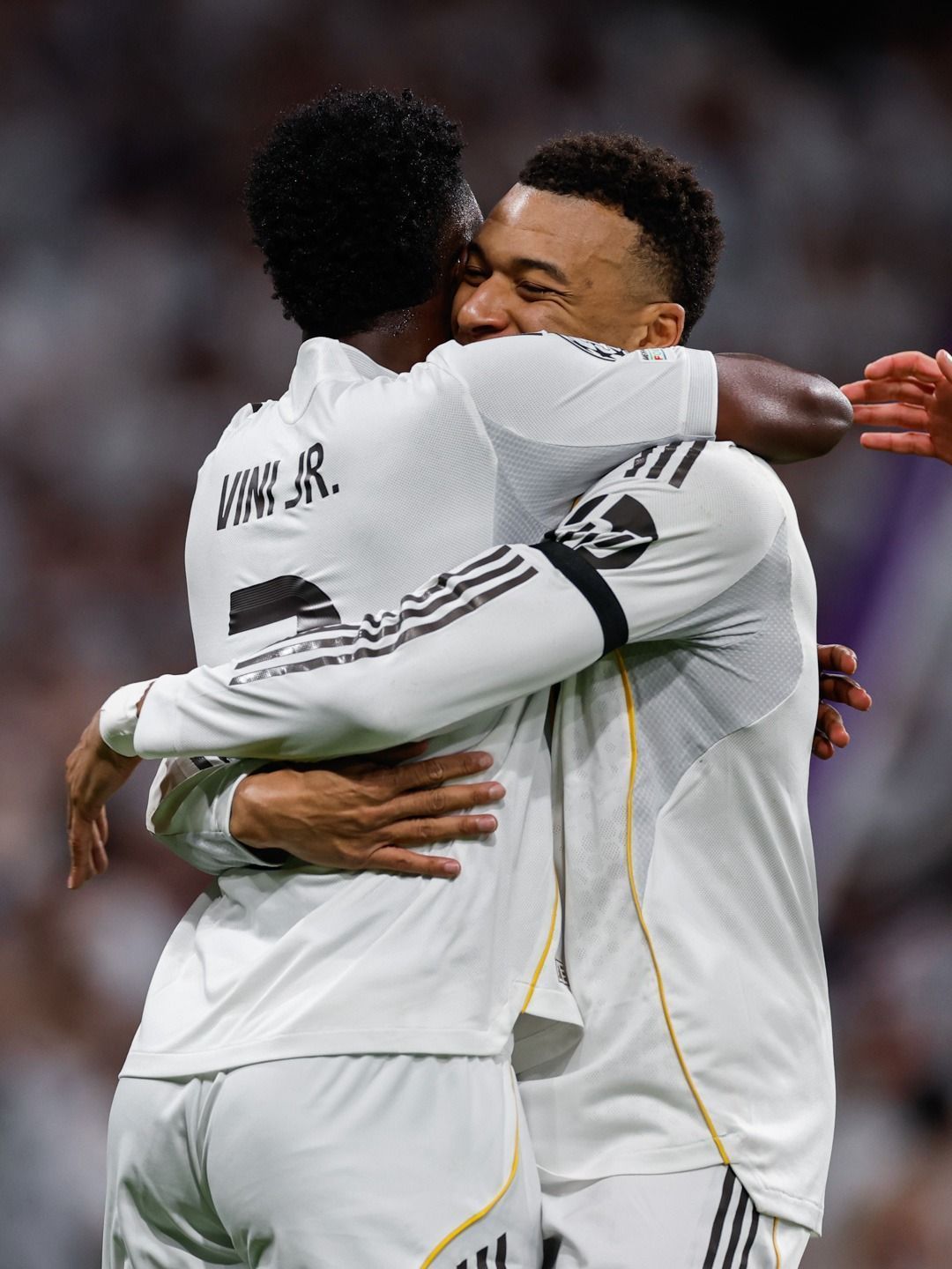 Vini Jr. marca golaço, e Real Madrid faz 6 a 1 no Monaco pela Champions League