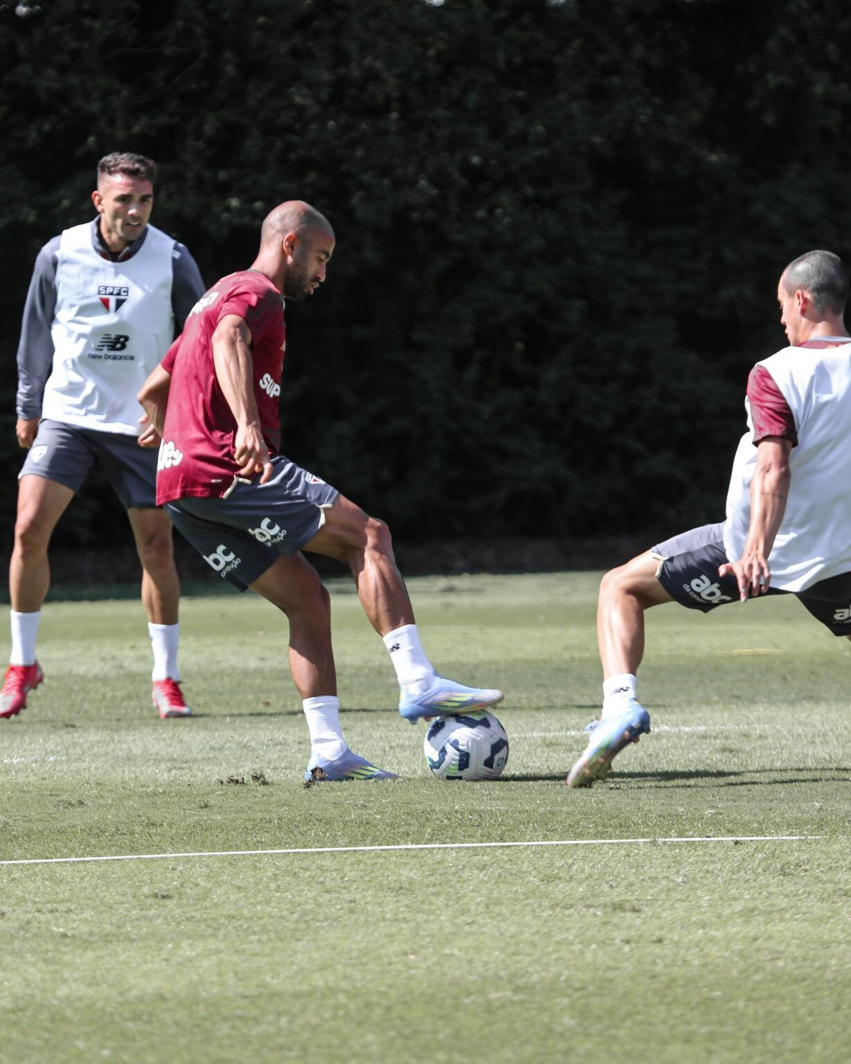 São Paulo espera retorno de Lucas e mais dois lesionados contra o Fortaleza