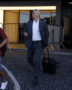 De volta ao São Paulo, Crespo comanda atividades no centro de treinamento