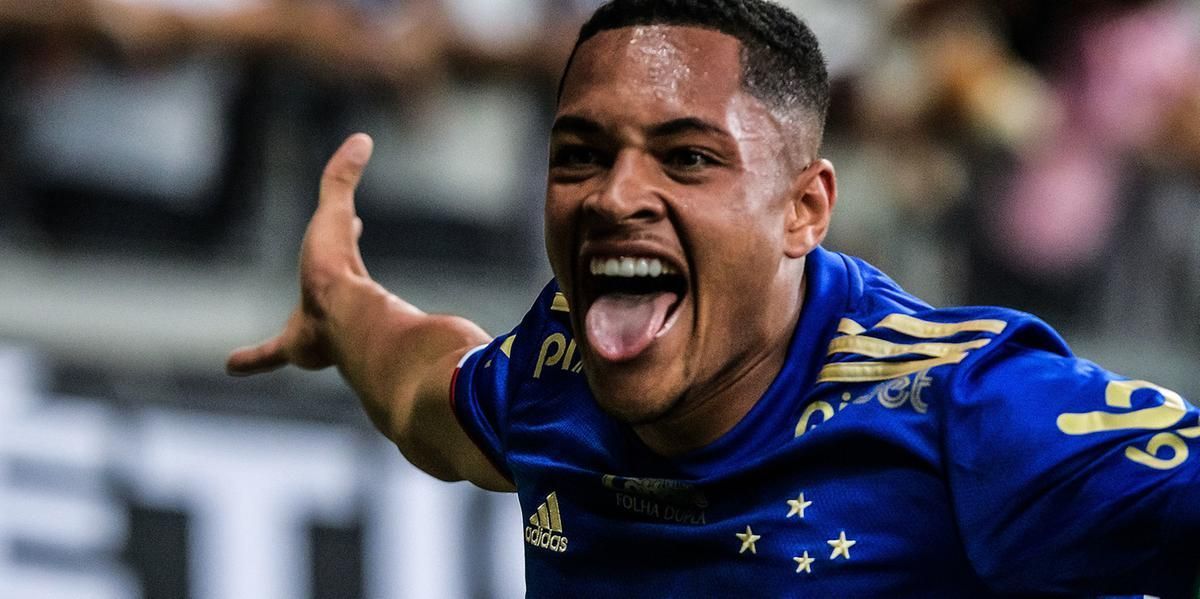 Mattos lembra compra de Vitor Roque, do Cruzeiro, e 'fúria' de Ronaldo Fenômeno