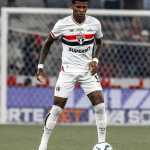 Athletico-PR tem interesse na contratação de zagueiro do São Paulo