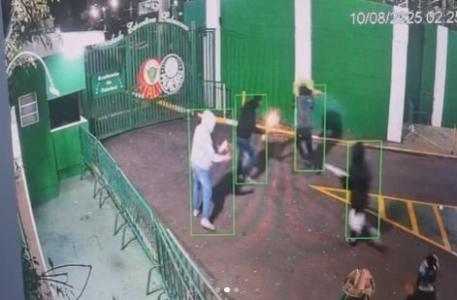 Rojões e bombas foram lançados contra a Academia de Futebol do Palmeiras