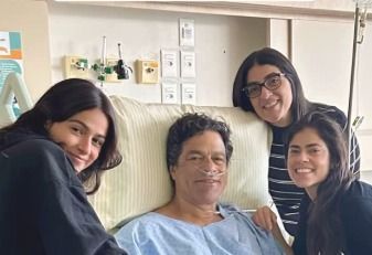 Raí em foto ao lado das filhas, após realizar cirurgia no quadril