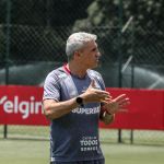 Trio do São Paulo avança em recuperação e participa de parte do treino