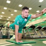 Sem dores, Paulinho evolui em tratamento no Palmeiras; saiba detalhes