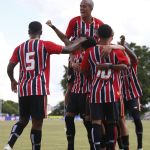 São Paulo vence Independente-AP em jogo de confusão e avança na Copinha