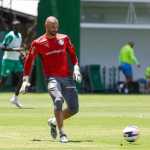 Palmeiras recebe contato do Grêmio, que avança para contratar Weverton após incômodo