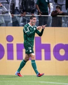 Pimenta marcou um dos gols do Palmeiras no empate em 2 a 2 com o Ibrachina, no tempo regulamentar