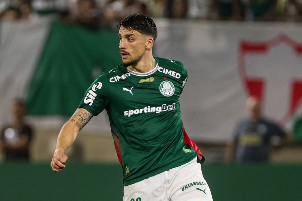 Piquerez, do Palmeiras, se pronuncia após lesão em Inglaterra x Uruguai