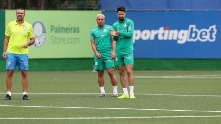 Vitor Roque e Flaco López devem atuar pelo Palmeiras contra o São Paulo