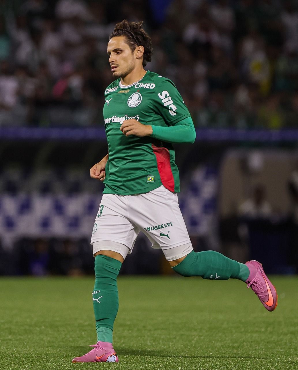 Negociação avança, e Raphael Veiga fica perto de trocar Palmeiras pelo América-MEX