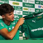 Palmeiras anuncia compra de joia da base; veja valores e tempo de contrato