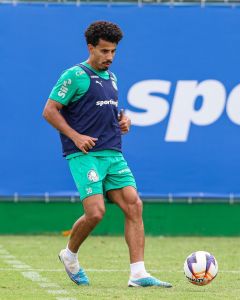 Lucas Evangelista realiza transição física para voltar ao Palmeiras