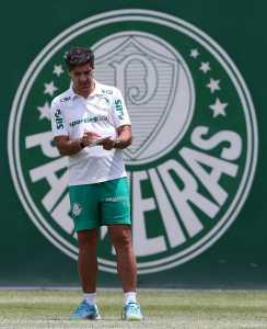 Abel Ferreira fará mudanças na escalação do Palmeiras