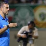 Auxiliar do Palmeiras é denunciado e será julgado um dia após Abel Ferreira
