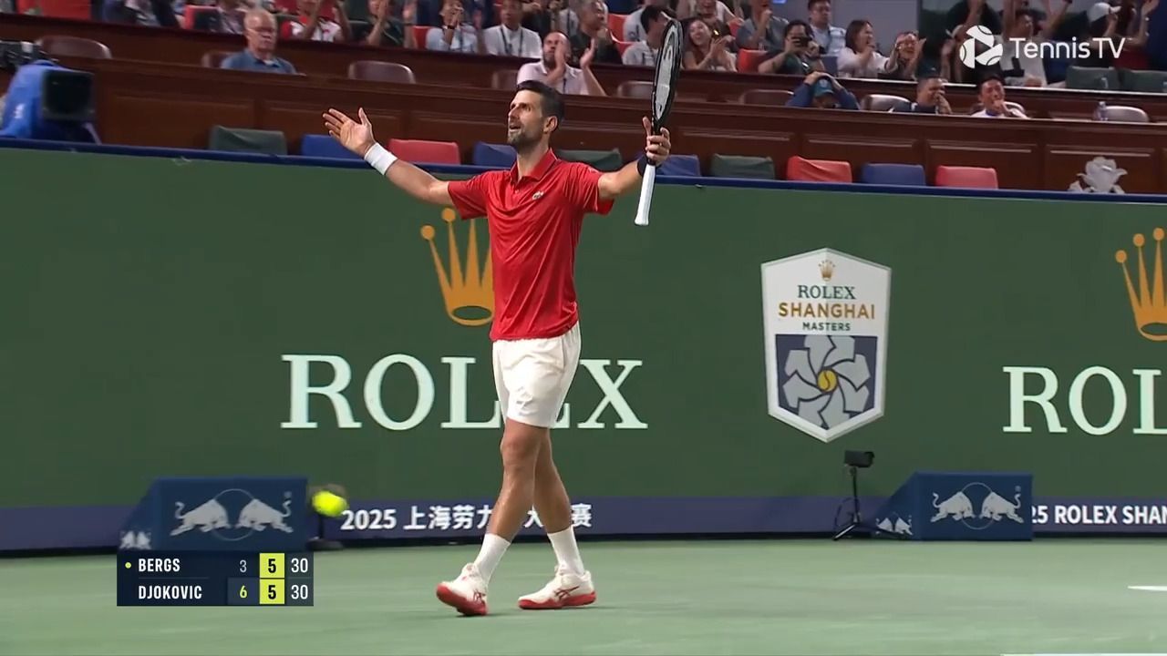 Djokovic vence belga e avança às semifinais do Masters 1000 de Xangai