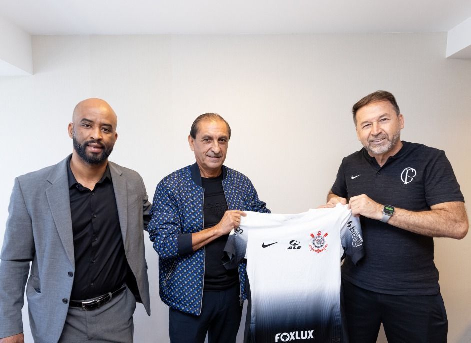 Saiba por que o Corinthians ainda não fez contratações na temporada