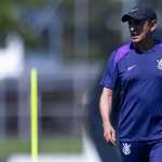 Corinthians faz último treino antes de embarque para decisão da Libertadores