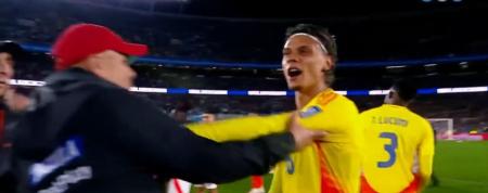 Ríos chamou Otamendi de "velho" após o jogoentre Colômbia e Argentina