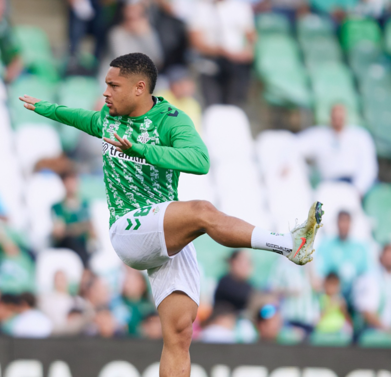 Palmeiras: diretor do Betis revela ligação do Barcelona sobre Vitor Roque