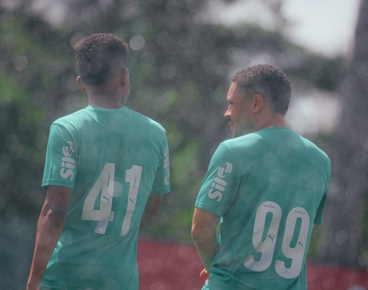 Estêvão manda recado para Vitor Roque, reforço do Palmeiras