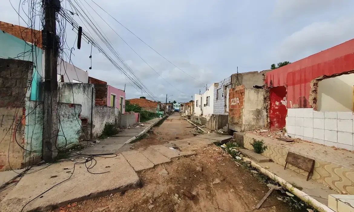 Operação da PF investiga extração de sal-gema pela Braskem e cumpre mandado em Maceió