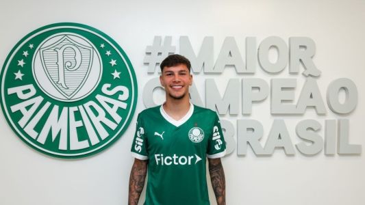 Meia Erick Belé renovou com o Palmeiras