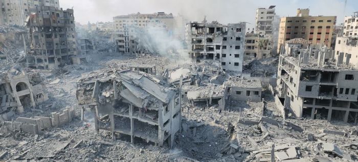 ‘Tenho mais medo da fome e das doenças que dos bombardeios’, diz civil em Gaza