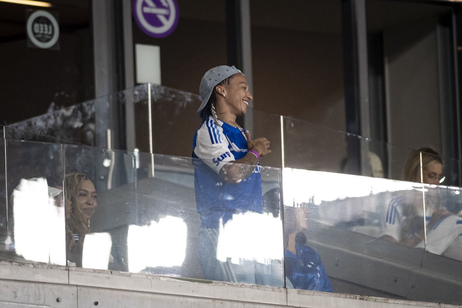 Destaque das Cabulosas, Byanca Brasil é celebrada pela torcida do Cruzeiro em clássico