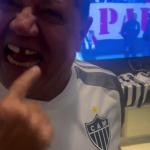 Sem dente, pai de Hulk vai à loucura com vitória do Atlético sobre o São Paulo