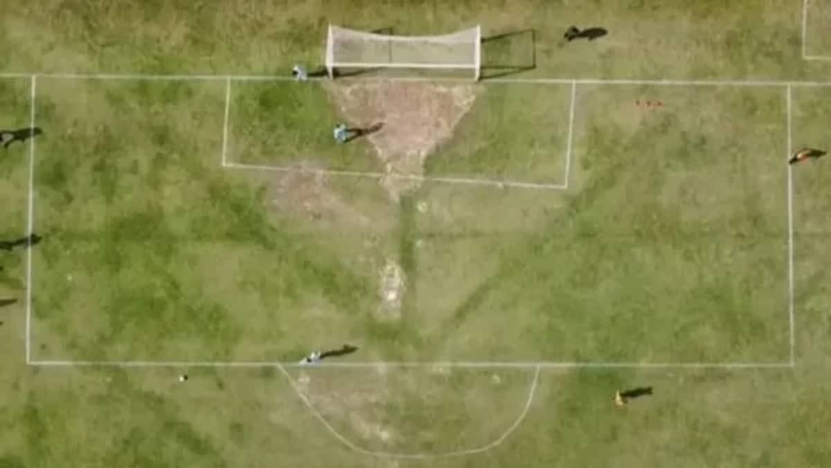 Linha torta em grande área viraliza durante jogo do Campeonato Piauiense: confira