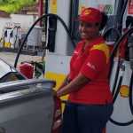 Vereador acusa posto de gasolina de demitir todas as mulheres, após uma engravidar, e proprietário contradiz