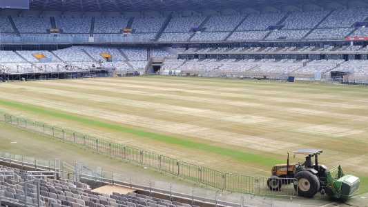 Imagem divulgada nesta segunda-feira pelo Mineirão com plantio da grama de inverno
