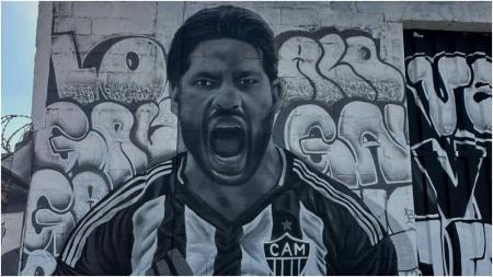 Imagem do atacante Hulk, do Atlético, pintada no entorno da Arena MRV, em Belo Horizonte
