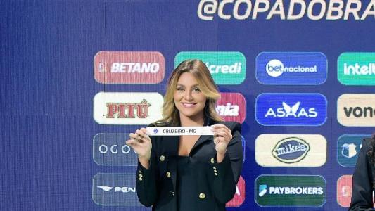Imagem do sorteio dos confrontos da terceira fase da Copa do Brasil; Cruzeiro não passou pelas duas primeiras etapas do torneio