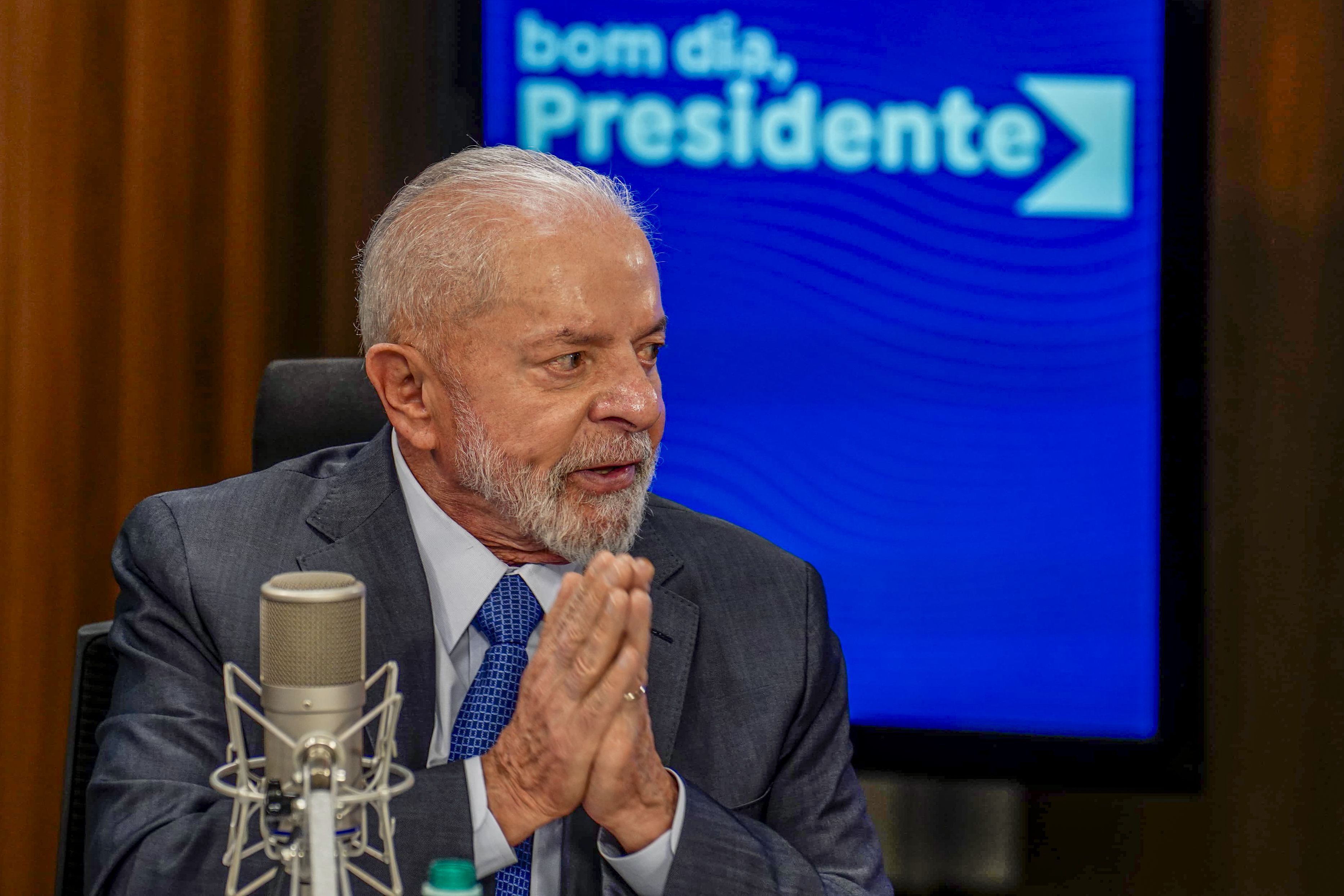 'O presidente Lula não trabalha para satisfazer a ganância do mercado', diz líder do governo na Câmara