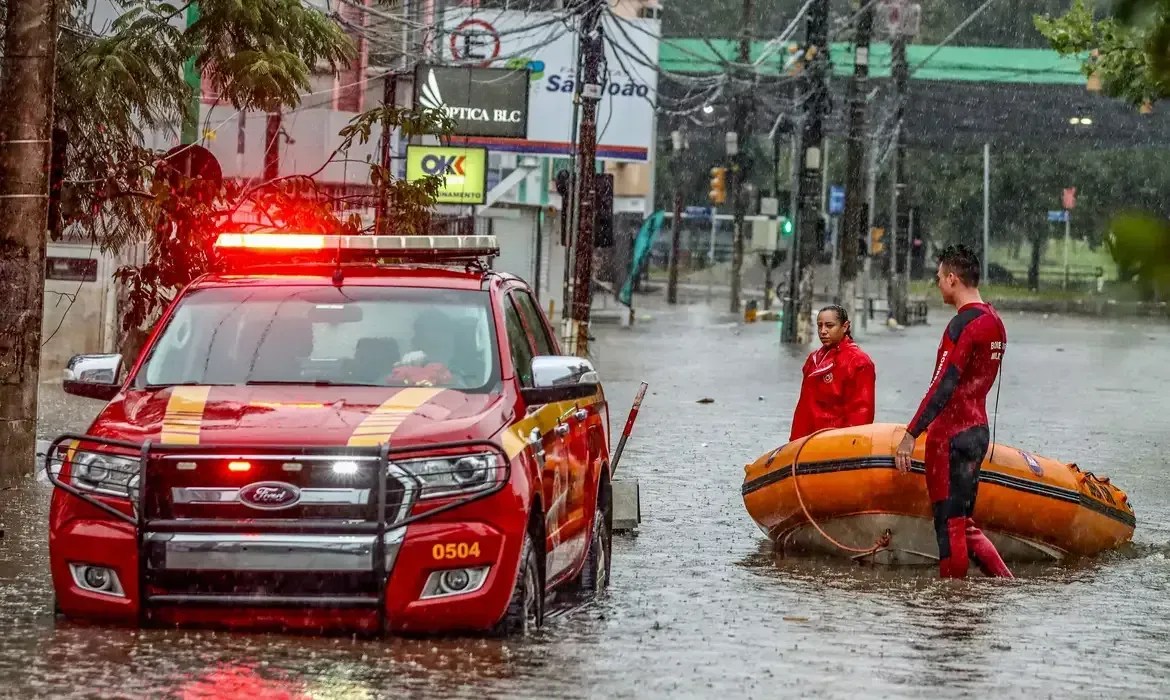 Após dois meses das enchentes, 33 pessoas ainda estão desaparecidas no Sul