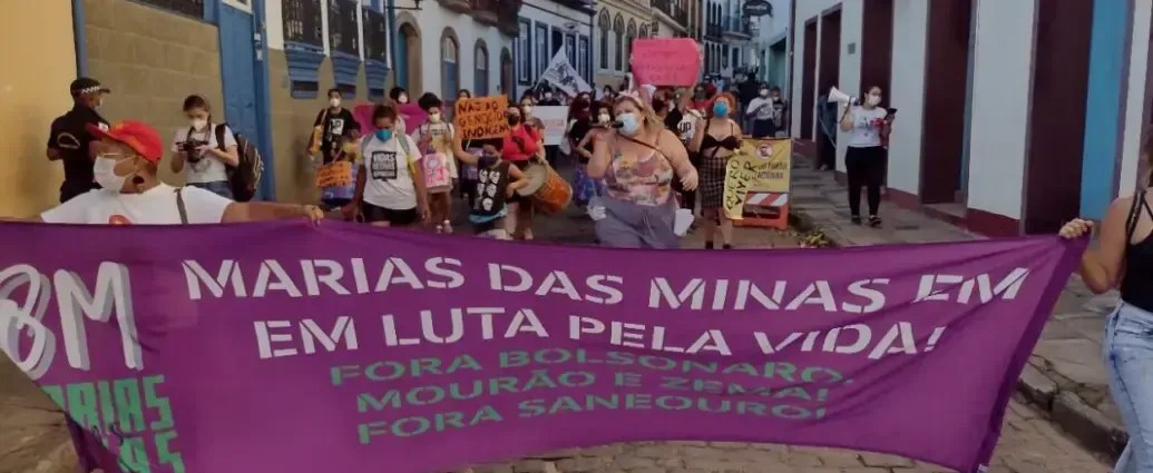 Movimento feminista realiza ato em Ouro Preto no Dia Internacional da Mulher